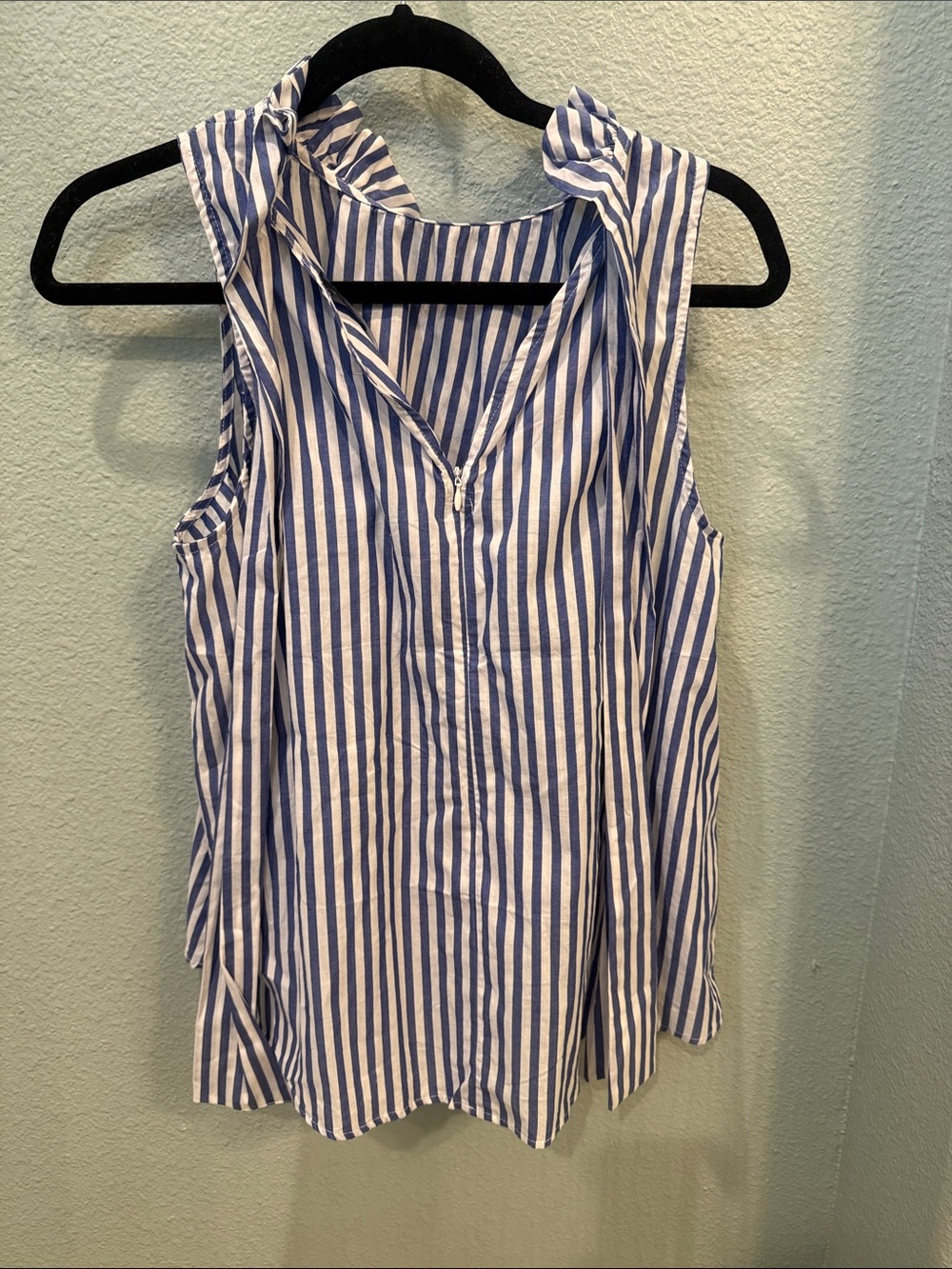 Pomander Place Blue and White Striped Ruffle Neck Sleeveless Top Large - Picture 2 of 3